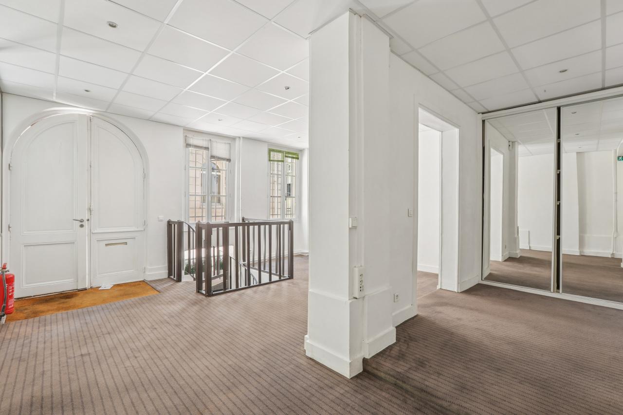 Bureau Paris 70m² Location bureau Paris OLBUR2427122 3